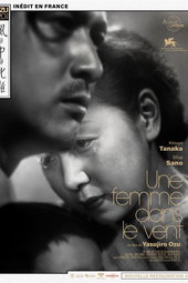 Une femme dans le vent
