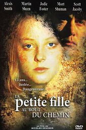 La petite fille au bout du chemin