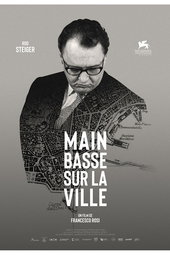 Main Basse Sur La Ville