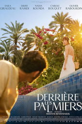 Derrière les palmiers