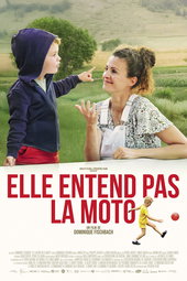 Elle entend pas la moto
